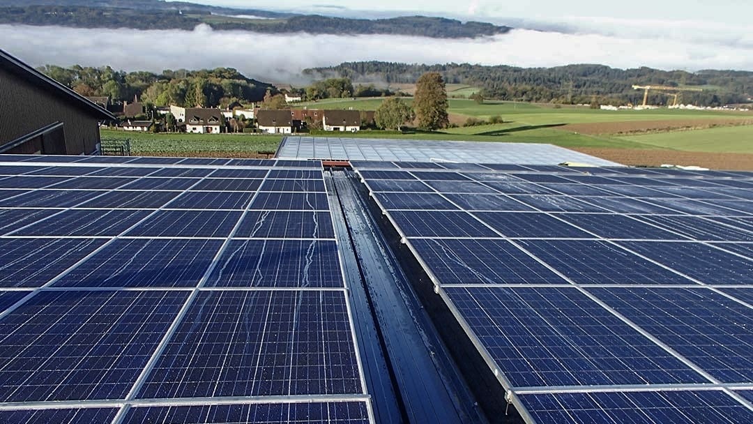 Aus Mist und Sonne wird Strom