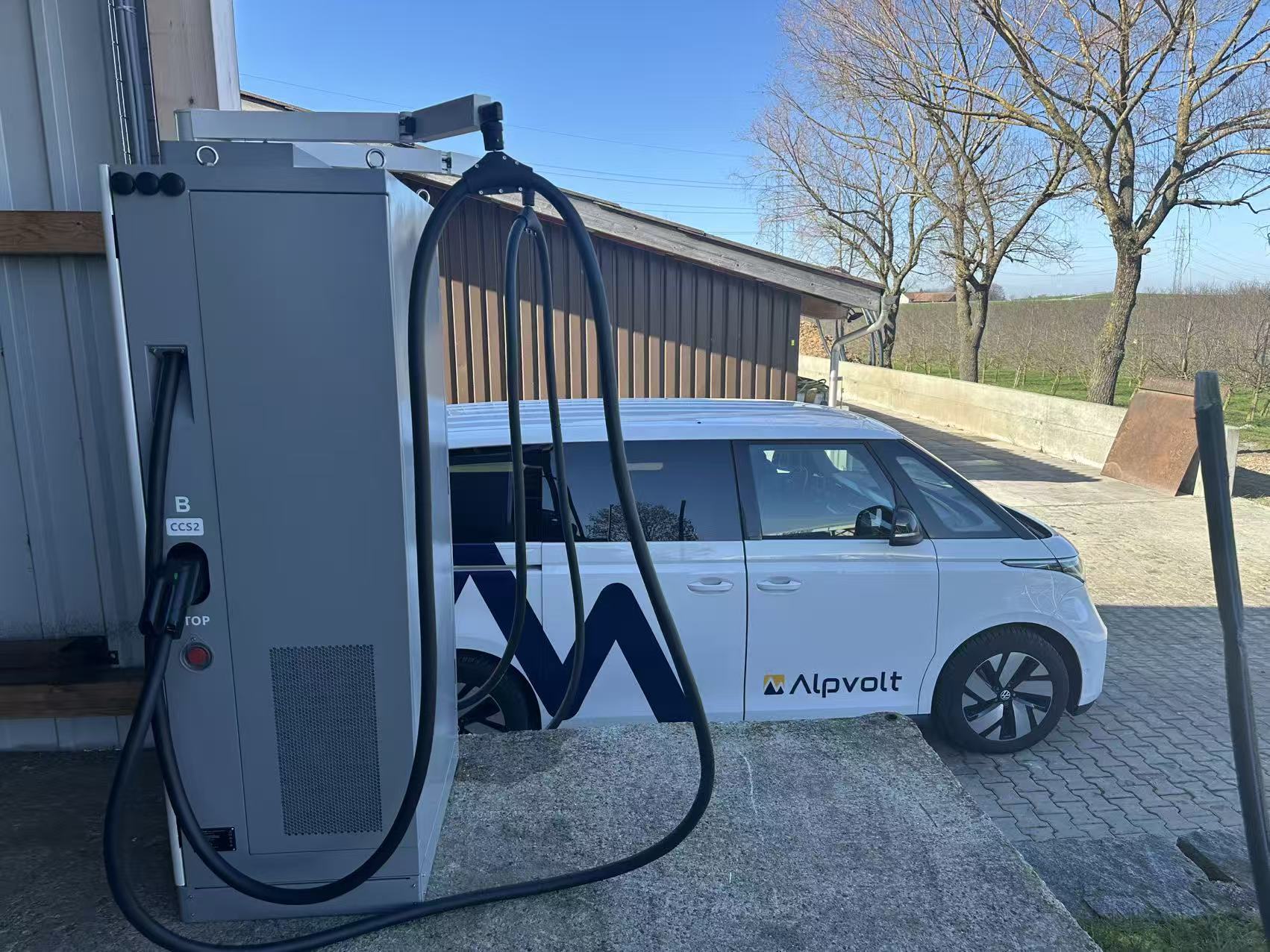 Ladestation + Pufferbatterie: Lastspitzen im Griff